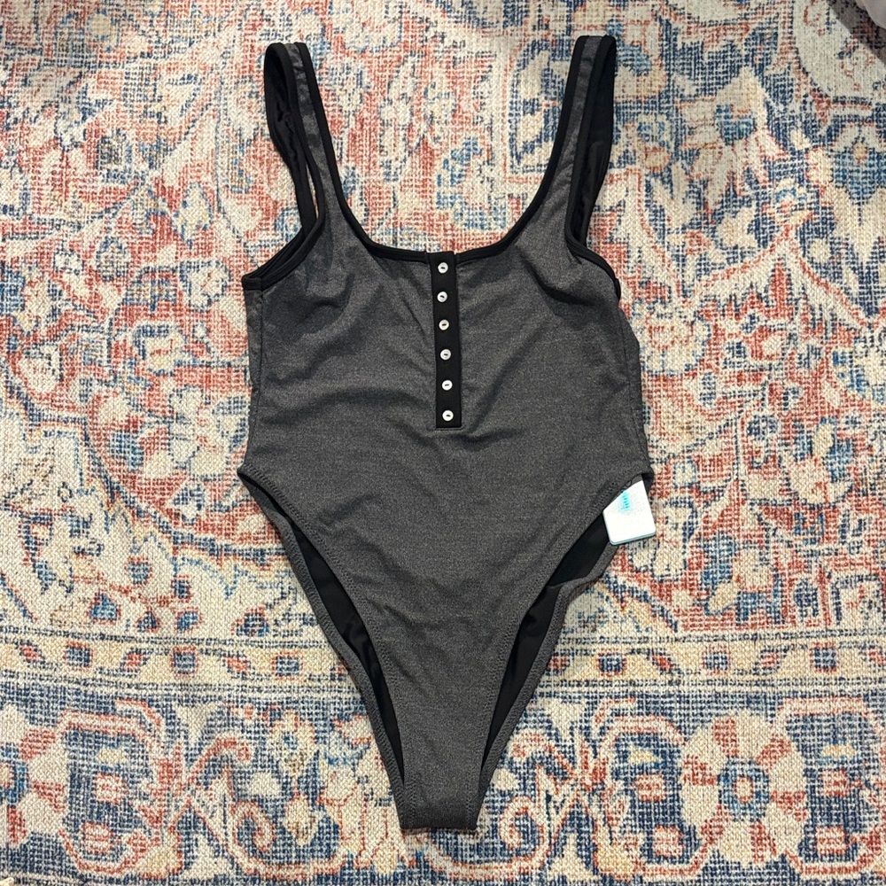 Beach Bunny Presley One Piece Swimsuit in Gray SZ L NWT - Picture 2 of 4